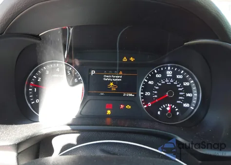 2024 Kia Forte Lxs z USA, uszkodzony, nr VIN 3KPF24AD5RE727961